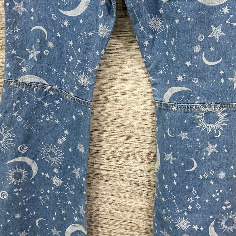 đ⨠Rue 21Cosmic Dreamer BOHO Juniors XL Bell Bottom Jeans Star Moon & Sun Print - Picture 9 of 10